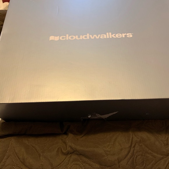 Brand new Cloud Walker hiking boots. - Picture 3 of 5